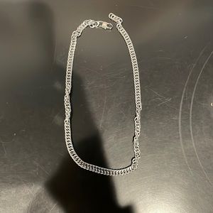 Sliver chain. Medium size. New